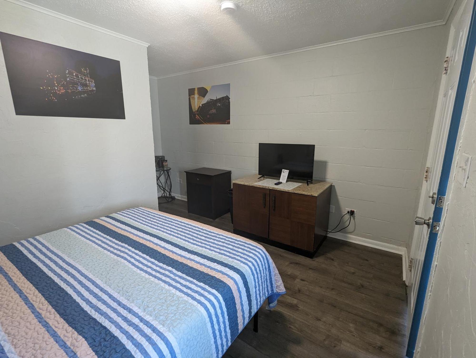 Riverboat Inn & Suites 매디슨 외부 사진