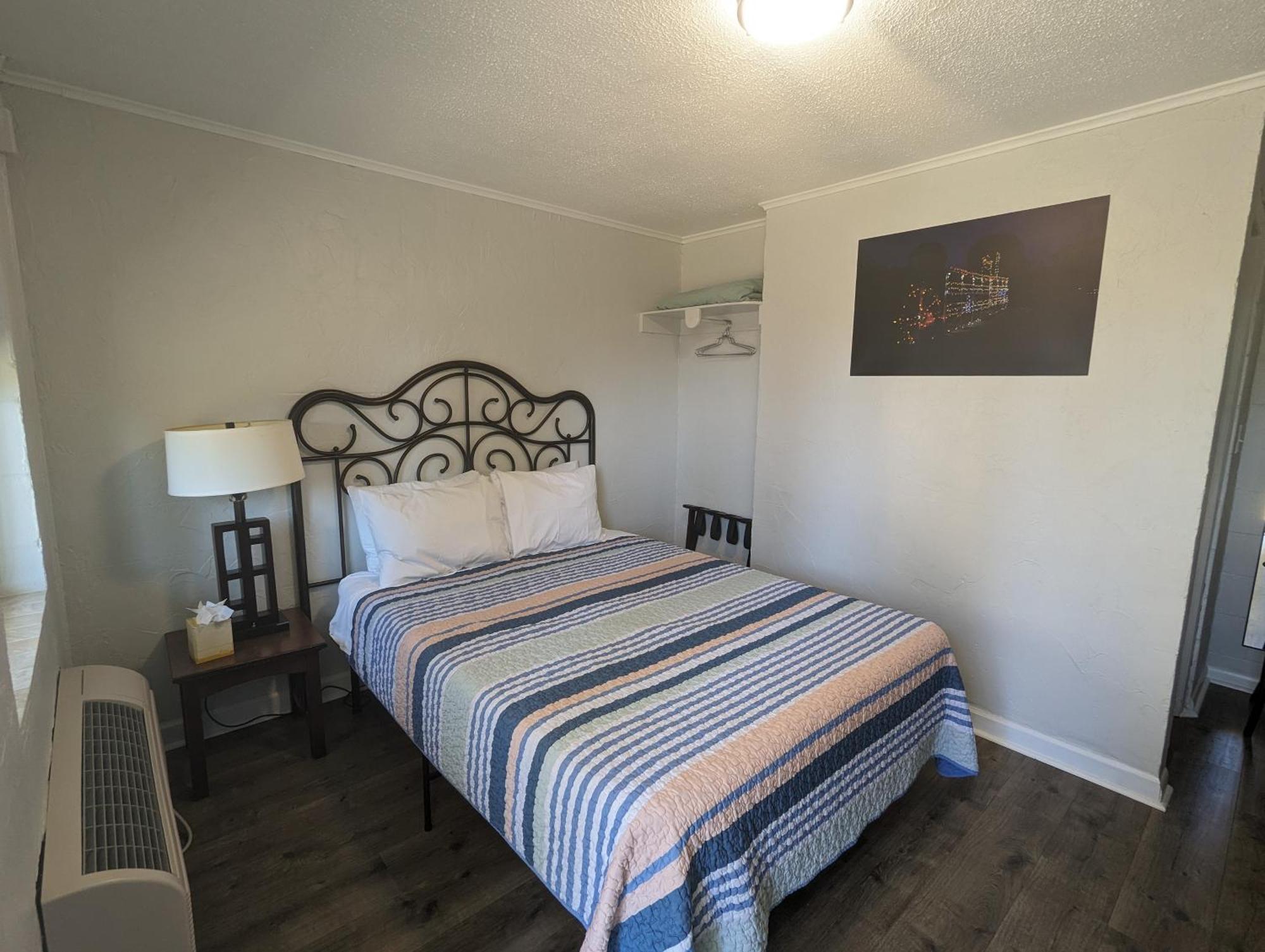 Riverboat Inn & Suites 매디슨 외부 사진